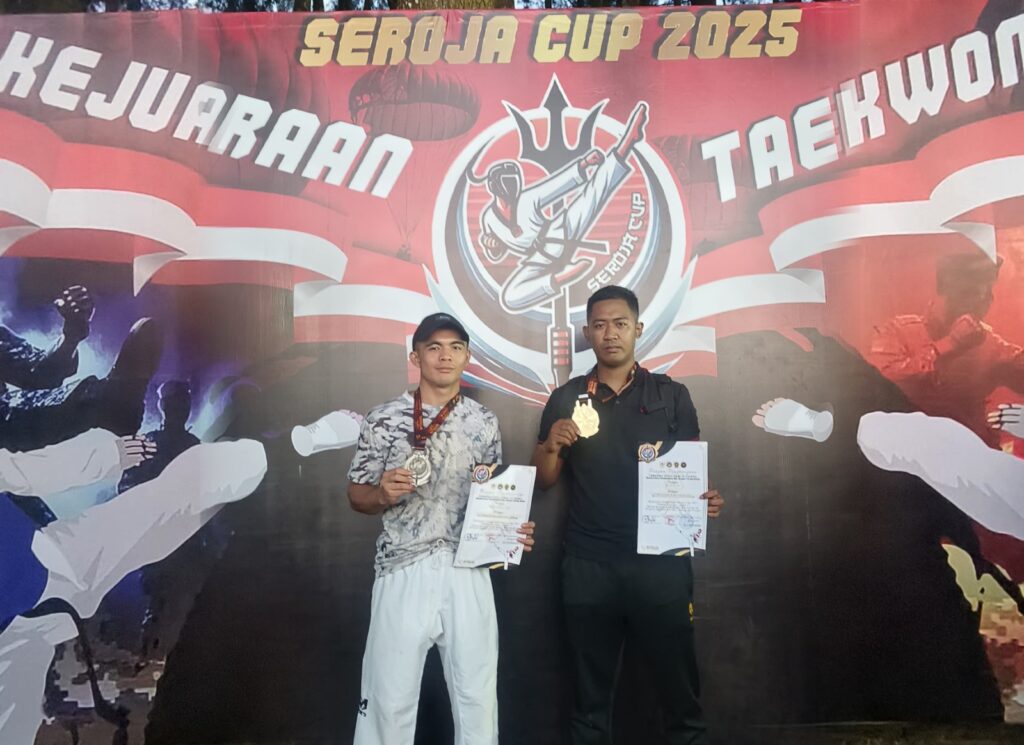 Atlet Taekwondo Brigif 9 Kostrad Memperoleh Emas Pada Kejuaraan Taekwondo Seroja Cup 2025 Danbrigif 18 Kostrad 

Danbrigif 9/DY/2 Kostrad, Kolonel Inf Dr. La Ode M. Nurdin, S.Sos., M.I.Pol melepaskan Atlet Taekwondo Brigif 9 Kostrad Pada Kejuaraan Taekwondo Seroja Cup 2025 Grade C Danbrigif 18 Kostrad dalam Rangka HUT ke-64 Divisi 2 Kostrad bertempat di Mayonif 502/Ujwala Yudha, Jabung, Malang. Sabtu (27/04).

Kegiatan ini dihadiri oleh Bupati Malang yang diwakili Kadispora Kab. Malang, Dandim 0818/Malang, Ketua DPRD Kab. Malang, Kapolresta Malang Kota, Kapolres Malang, Danyon B Pelopor Satbrimobda Jatim, serta Muspida Kab. Malang dan Muspika Kec. Jabung.

Pada Kejuaraan indoor dan outdoor ini diikuti oleh 472 Atlet-atlet muda yang berasal dari 30 kontingen yang ada di Jawa Bali, yang dilaksanakan mulai tanggal 26-27 April yang memperebutkan gelar juara di tujuh kategori, yaitu Super Kids, Pra Cadet A, Pra Cadet B, Pra Cadet C, Cadet, Junior, dan Senior. Pada kesempatan tersebut Atlet Brigif 9 Kostrad Praka Halili Fajri Meraih Emas Kyourugi Prestasi -87 Kg Putra dan Prada Muhammad Farel Meraih Perak Kyourugi Pemula -68 Kg

Danbrigif 9/DY/2 Kostrad, Kolonel Inf Dr. La Ode M. Nurdin, S.Sos., M.I.Pol mengungkapkan kebanggaan atas pencapaian ini. Ia berharap prestasi ini memotivasi prajurit lain untuk terus mengembangkan bakat di bidang olahraga, khususnya Taekwondo, demi meningkatkan semangat juang dan disiplin. ungkapnya 

Melalui kejuaraan ini, saya berharap anak-anak muda bisa mengasah kemampuan serta mental dalam menghadapi era globalisasi. Semakin terasah keterampilannya, semakin besar kesempatan mereka untuk menjadi duta bangsa Indonesia di kancah internasional, ujar Danbrigif.