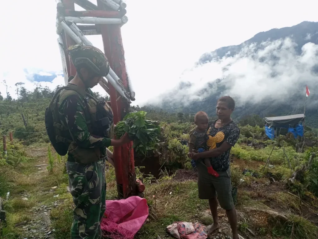 Satgas Yonif 509 Kostrad Gelar Kegiatan Rosita di Pos Langit BilogaiIntan Jaya, Papua — Satgas (1)