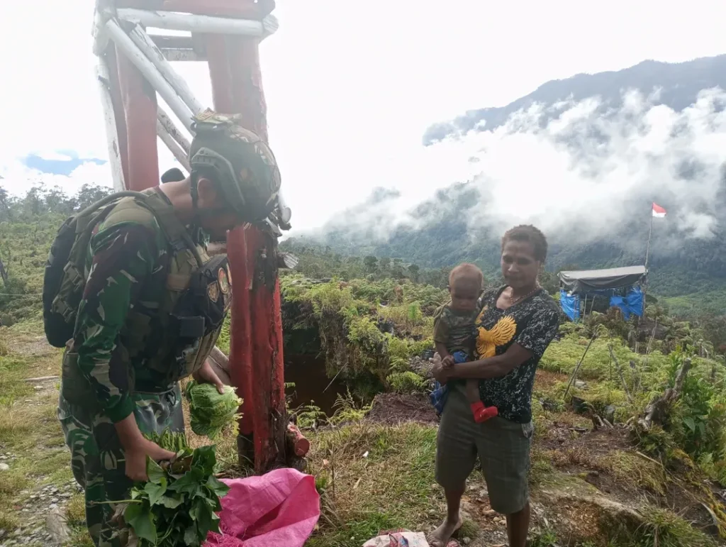 Satgas Yonif 509 Kostrad Gelar Kegiatan Rosita di Pos Langit BilogaiIntan Jaya, Papua — Satgas (2)