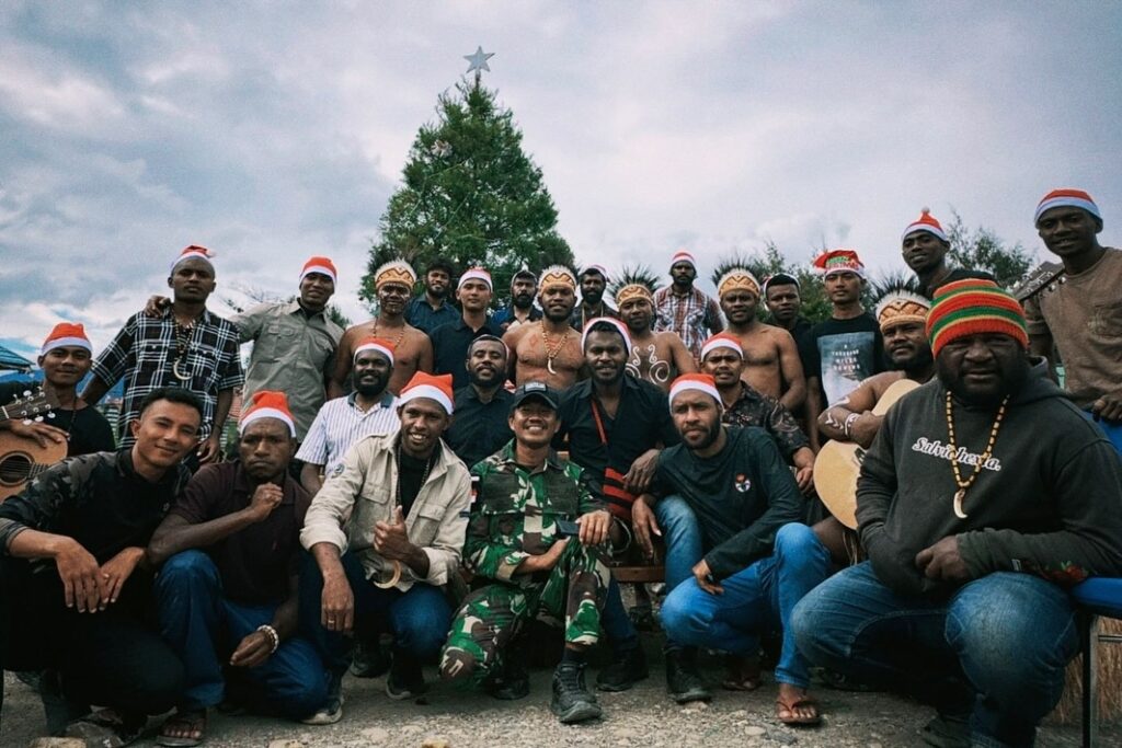 Satgas Yonif 509 Kostrad Gelar Lomba Vocal Group Bersama Masyarakat Sugapa, Disaksikan Langsung (5)