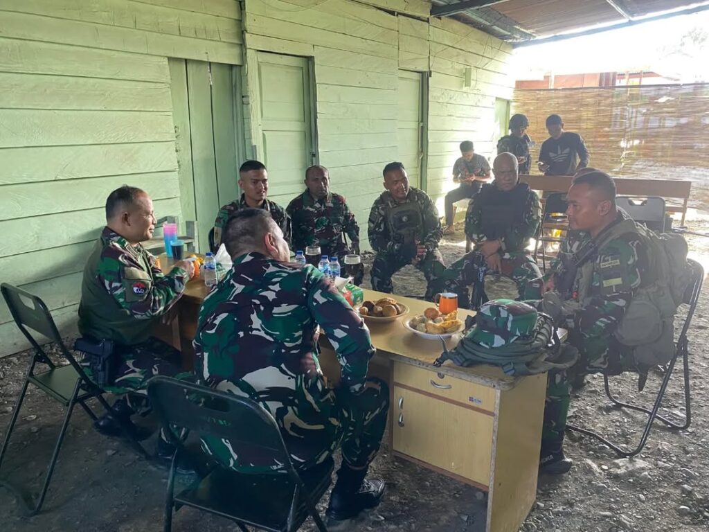 Satgas Yonif 509 Kostrad Tinjau Persiapan Program Makan Siang Bergizi di Intan JayaIntan Jaya, (1)
