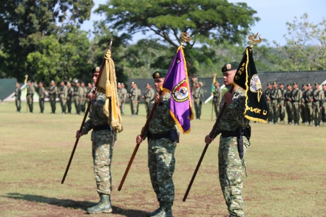 Dalam rangka memperkuat struktur kepemimpinan dan meningkatkan kinerja satuan, Yonif 514/SY menggelar upacara serah terima jabatan Komandan Kompi pada Senin 04 November 2024, bertempat di Lapangan Endriartono Sutarto. Upacara ini dipimpin oleh Danyonif 514/SY Letkol Inf M. Ibrahim. S. Soulisa, dengan dihadiri oleh seluruh prajurit Yonif 514/SY.  Upacara Serah Terima, sebagai bagian dari wujud kesiapan dan rasa syukur kepada Para perwira atas amanah yang diberikan sebagai Komandan Kompi, Pejabat Danki A Lettu Inf Nanda Putra Kuncoro, S. Tr. (Han), Danki B Lettu Inf Refa Akpriawan, S.Tr. (Han), Danki C Lettu Inf Henri Mahendra P, S. Tr. (Han).  Dengan serah terima ini, Diharapkan Para pejabat Komandan Kompi siap menjawab setiap tugas yang diemban oleh Batalyon Infanteri 514/SY/9/2/Kostrad.