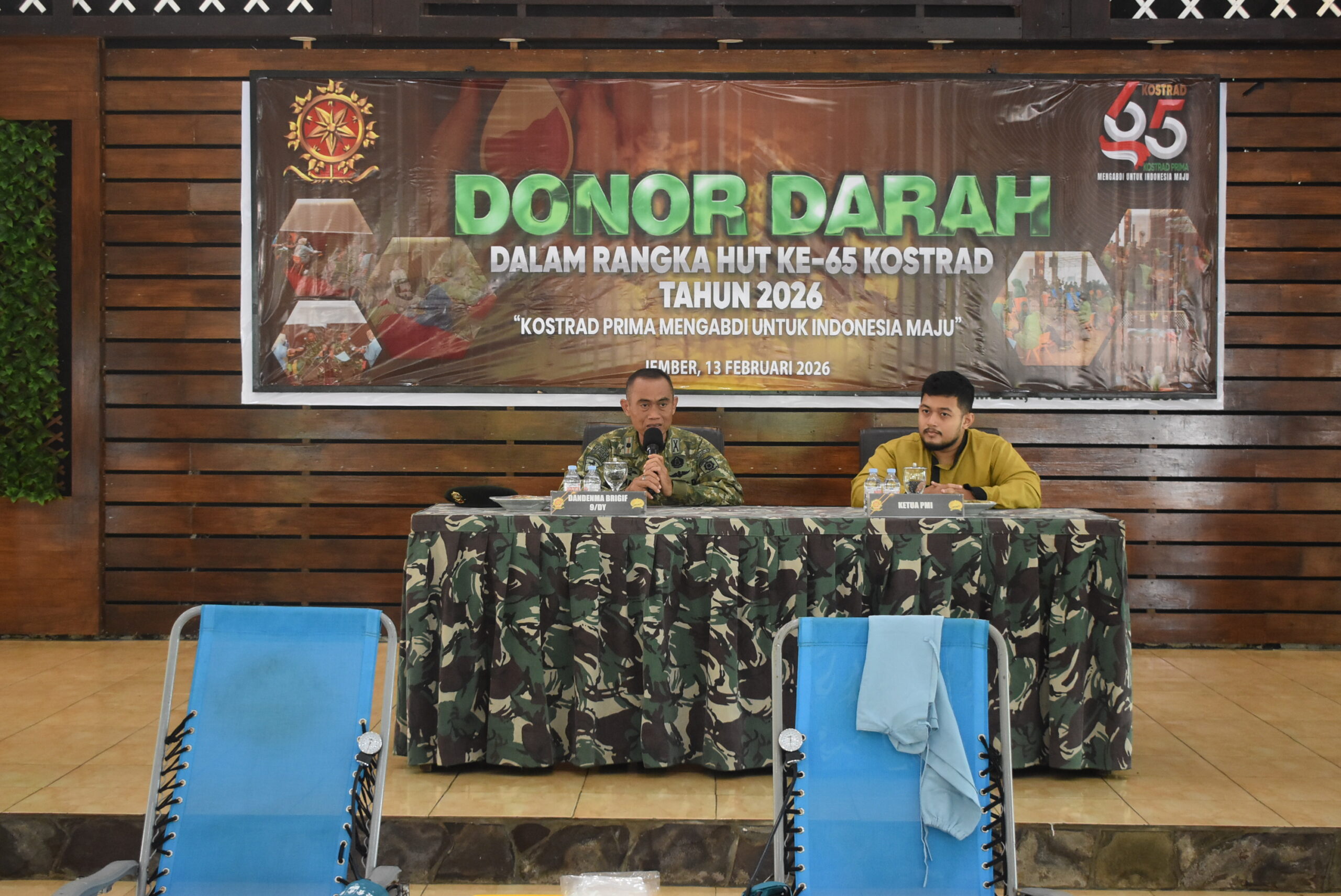 Sambut HUT ke-65 Kostrad Tahun 2026, Brigif 9/DY/2 Kostrad Mengggelar Kegiatan Donor Darah.

Dalam rangka menyambut HUT ke-65 Kostrad, Brigif 9/DY/2 Kostrad melaksanakan kegiatan Donor Darah yang bertempat di Aula Soedirman Mabrigif 9/DY/2 Kostard, Kab Jember. Jumat (13/02/2026).

Hadir dalam kegiatan Donor Darah tersebut Dandenma Brigif 9/DY/2 Kostrad, Mayor Inf Hartanto beserta Perwira Staf Brigif 9/DY/2 kostrad beserta Prajurit dan Persit Brigif 9/DY/2 Kostrad.

Kegiatan Donor Darah ini merupakan rangkaian acara dalam rangka memperingati HUT ke-65 Kostrad, serta sebagai bentuk kepedulian dan dukungan TNI AD khususnya Satuan jajaran Kostrad, untuk dapat membantu serta meningkatkan kesehatan seluruh masyarakat Jember pada khususnya.

Danbrigif 9/DY/2 Kostrad Kolonel Inf Roliyanto, S.I.P., M.I.P., diwakili oleh Dandenma Brigif 9/DY/2 Kostrad, Mayor Inf Hartanto menyampaikan bahwa kegiatan Donor Darah ini merupakan bentuk kepedulian anggota TNI AD, khususnya Brigif 9/DY/2 Kostrad untuk menyambut HUT Ke-65 Kostrad, kita senantiasa membantu sesama, khususnya kepada pasien-pasien di rumah sakit yang sedang membutuhkan darah.

"Kegiatan ini juga diharapkan dapat mengajak masyarakat umum untuk berbagi dan membantu sesama masyarakat khususnya dalam bidang kemanusiaan, dikarenakan masih banyaknya saudara-saudara kita yang membutuhkan darah untuk transfusi", tutup Dandenma Brigif 9/DY/2 Kostrad.