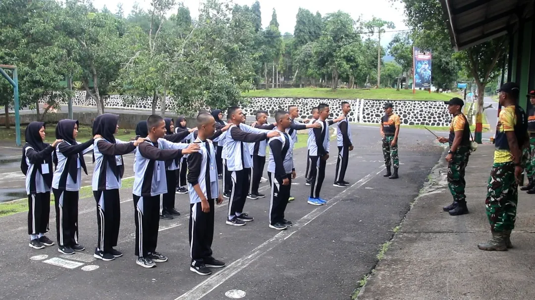 Menyiapkan Garda Muda Bangsa, Yonif 514/SY Tanamkan Kepemimpinan dan Wawasan Kebangsaan.