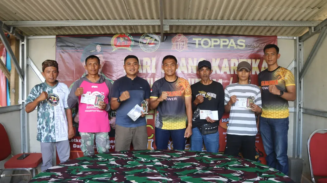 Dalam rangka memperingati Hari Juang ke-80 TNI Angkatan Darat serta Hari Ulang Tahun ke-77 Yonif 514/SY, Yonif 514/SY menyelenggarakan Event “Sabaddha Yudha Fishing Contest” yang berlangsung di KP. Sangkuriang, Desa Kesemek, Kecamatan Tenggarang, Kabupaten Bondowoso, pada Minggu (28/12/2025).  Kegiatan ini merupakan bagian dari rangkaian peringatan hari bersejarah satuan, sekaligus sebagai sarana mempererat silaturahmi dan kebersamaan antara prajurit TNI dengan masyarakat. Event tersebut diikuti oleh prajurit Yonif 514/SY bersama warga sekitar dengan antusiasme tinggi dan penuh semangat kekeluargaan.  Komandan Yonif 514/SY, Letkol Inf Ugroseno, dalam keterangannya menyampaikan “Sabaddha Yudha Fishing Contest kami selenggarakan sebagai wujud rasa syukur serta upaya mempererat hubungan harmonis antara TNI dan masyarakat. Semangat Hari Juang ke-80 TNI AD dan HUT ke-77 Yonif 514/SY kami implementasikan melalui kegiatan yang sederhana, namun sarat nilai kebersamaan, persatuan, dan kekompakan,” ujar Danyonif 514/SY.  Dengan terselenggaranya kegiatan ini, Yonif 514/SY berharap semangat juang prajurit, soliditas satuan, serta kemanunggalan TNI dan rakyat semakin kuat, sejalan dengan komitmen TNI Angkatan Darat dalam menjaga keutuhan dan kedaulatan Negara Kesatuan Republik Indonesia.  "Kuat, Kokoh, Pilih Tanding, dan Sentosa" SABADDHA YUDHA